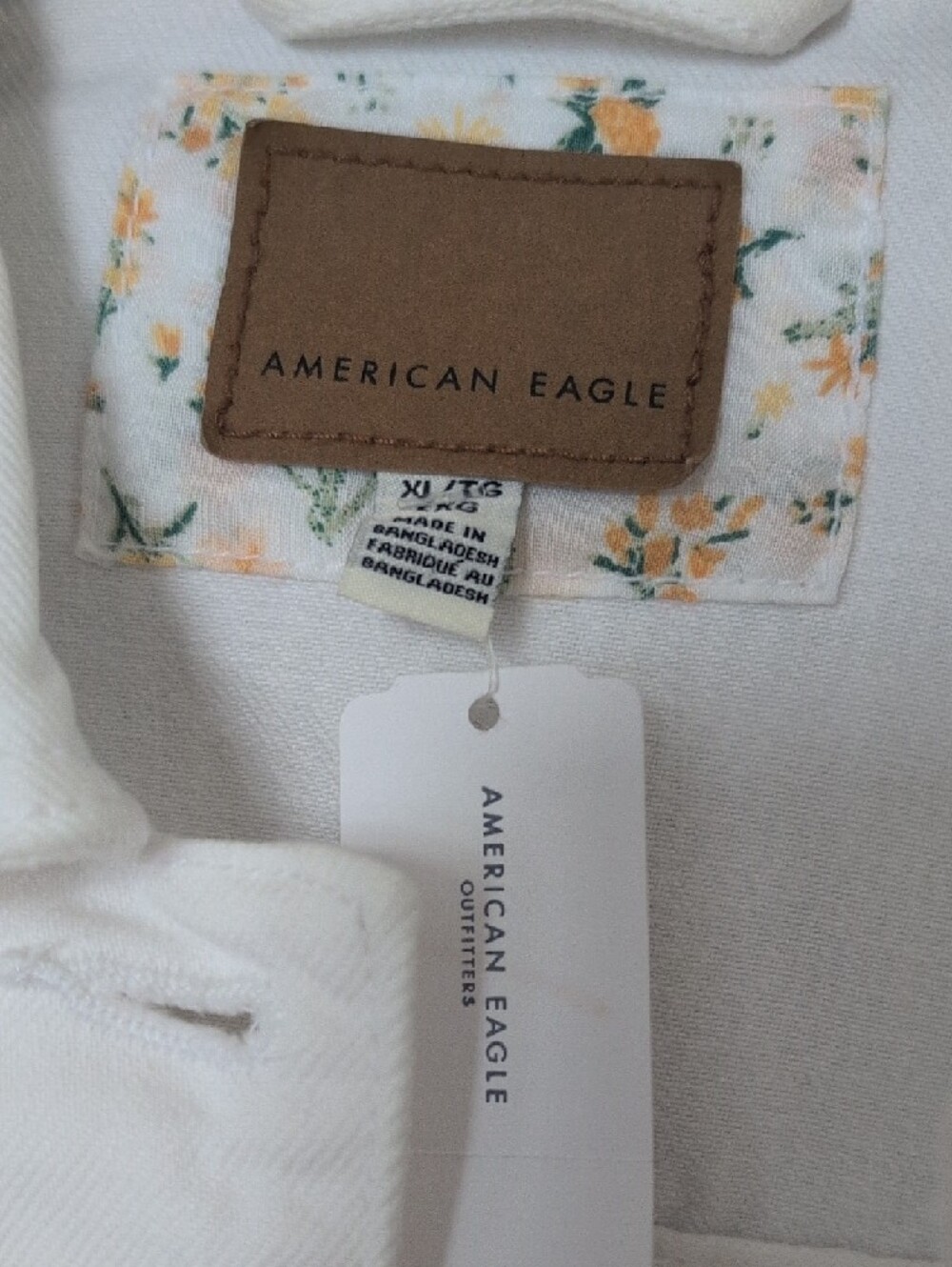 American Eagle Outfitters White Button-Up Shirt with Floral Trim - Picture 2 of 5